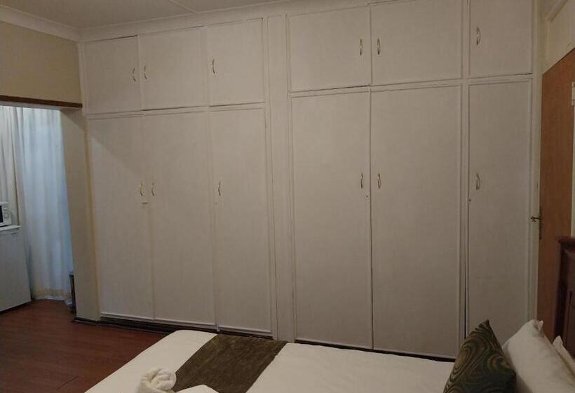 Номер Комфорт, Lily Guesthouse