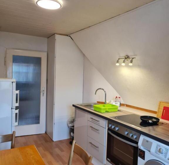 شقة 3 غرف, Ferienwohnungen Monteurzimmer Zur Silbernen Kanne
