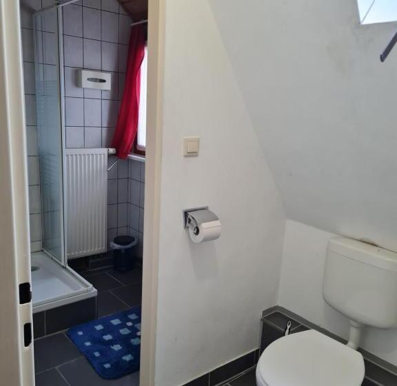 شقة 3 غرف, Ferienwohnungen Monteurzimmer Zur Silbernen Kanne