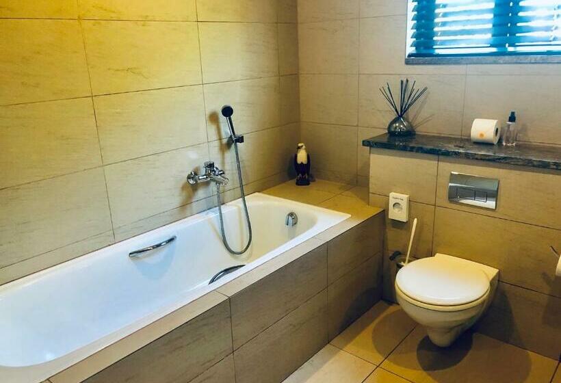 Люкс, Orange Inn Knysna