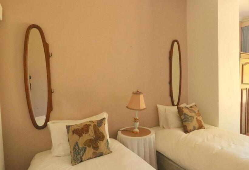 اتاق استاندارد, The Boston Guest House