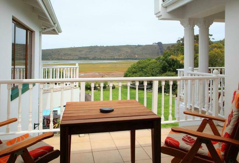 اتاق استاندارد, Waterfront Lodge