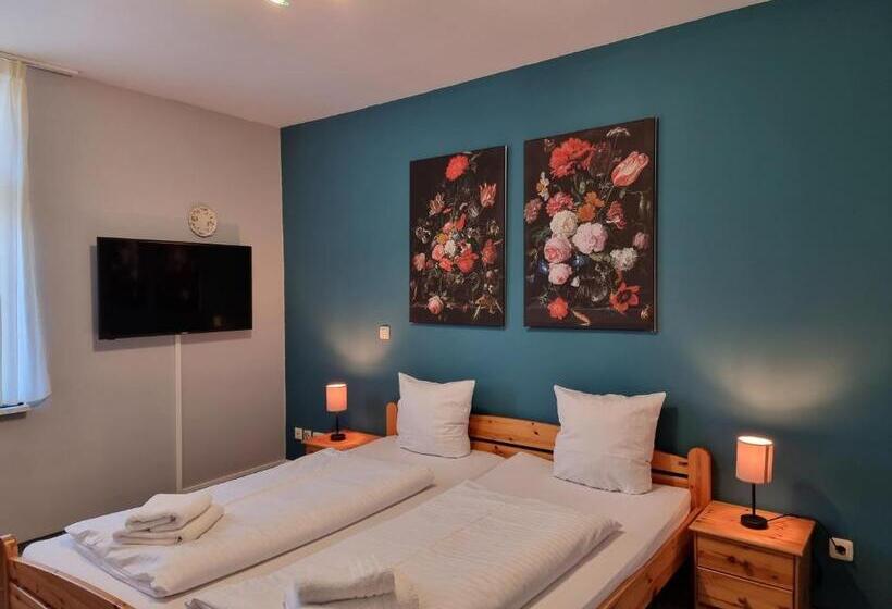 Quarto Triplo Estandar, Zur Luppbode