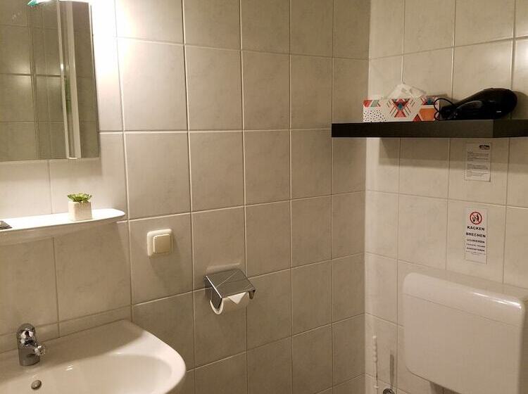 Quarto Estandar Individual, Zur Luppbode