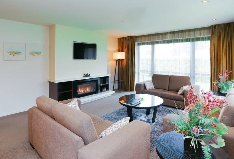 Апартаменты 3 Спальни, Village Lake Apartments