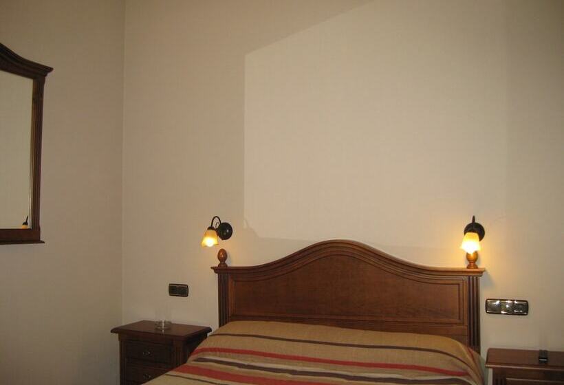 اتاق استاندارد سه نفره, Hostal Granada