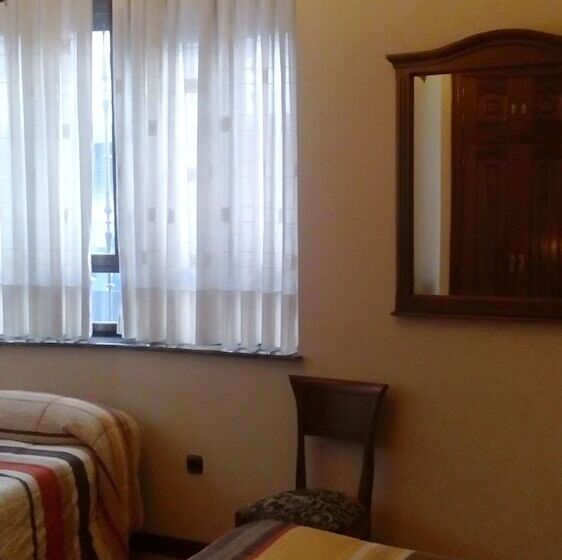 اتاق خانوادگی, Hostal Granada