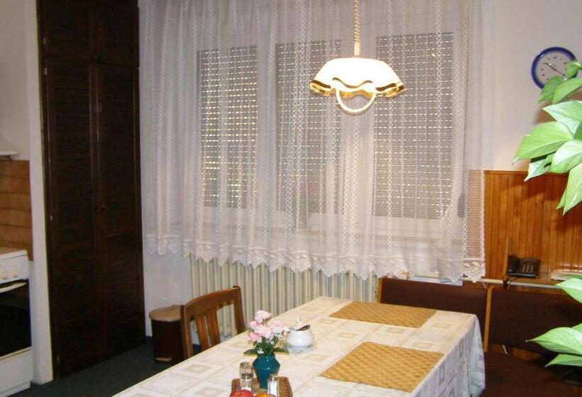Quarto Estandar, Pension Villa Hany