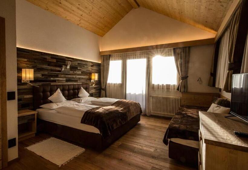 Апартаменты 3 Спальни, La Bercia Alpine Lodge & Spa