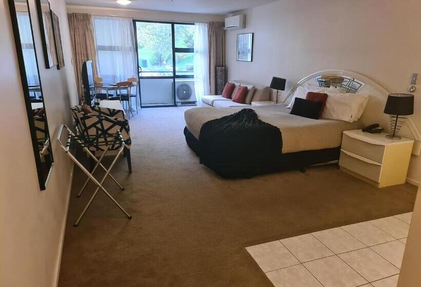 Студия Deluxe, Oceanside Resort & Twin Towers