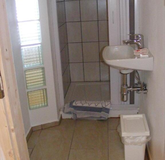آپارتمان 3 خوابه, Pension Waldesruh