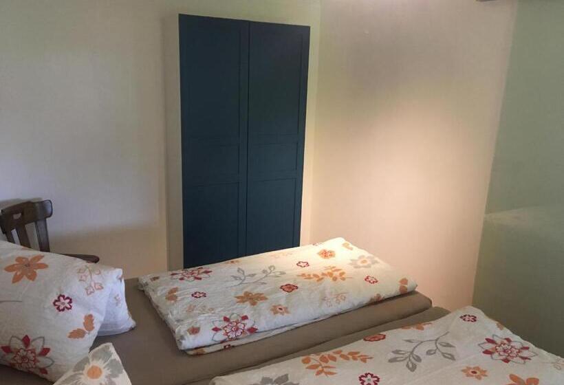 خانه 2 خوابه, Pension Waldesruh