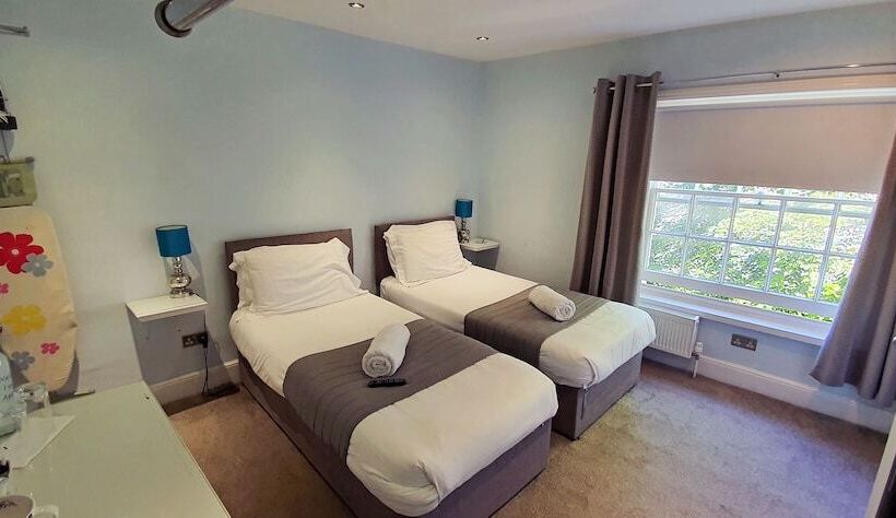 غرفة قياسية, Churchill Guest House