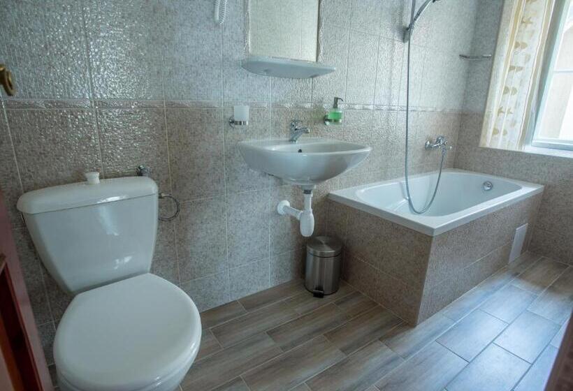 Chambre Triple Standard, Pension Centrum