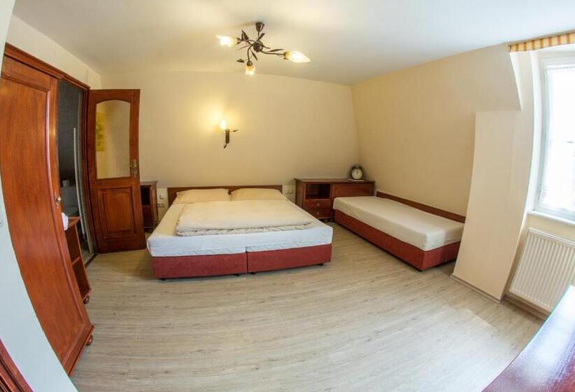 Chambre Quadruple Standard, Pension Centrum
