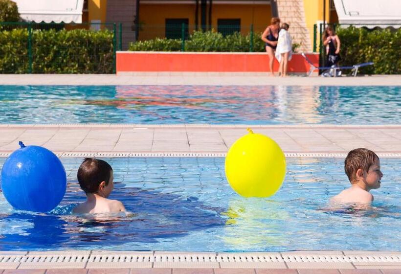 Apartamento 1 Dormitório Vista Piscina, Apartments Villaggio Dei Fiori Extra Luxury 4 Stars   Great Family Resort   Petz Friendly   With Hyp