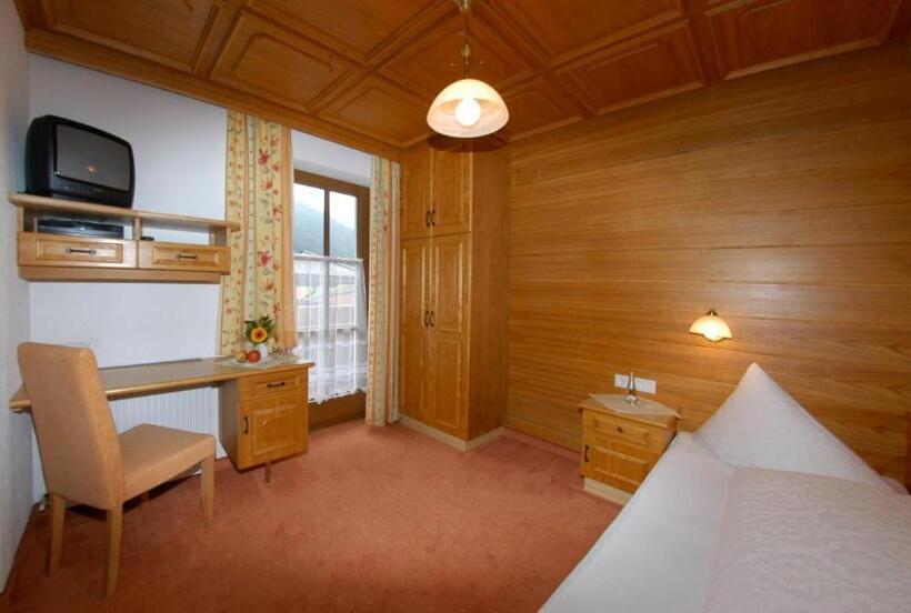 اتاق استاندارد یک نفره, Haus Romantika