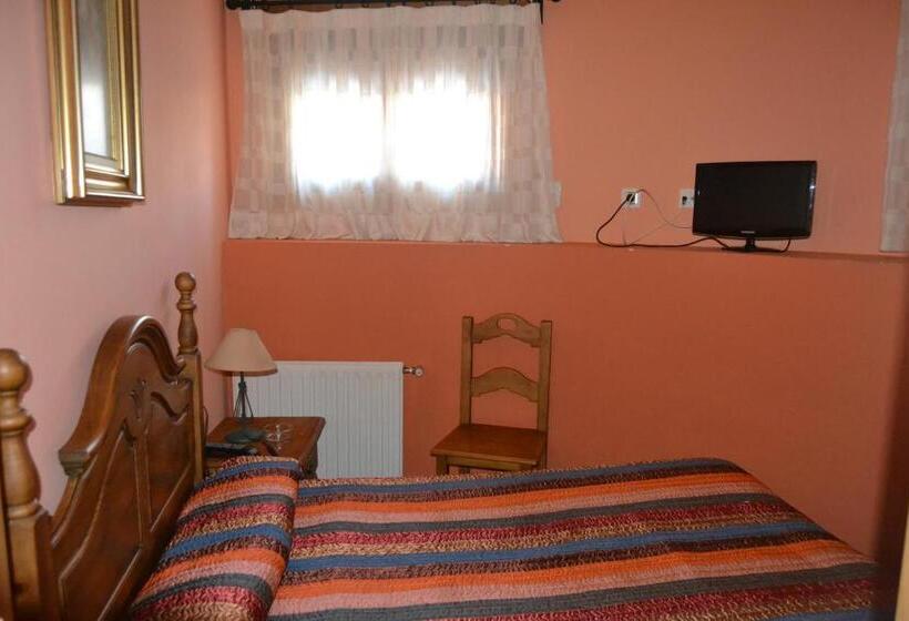 اتاق استاندارد یک نفره, Hostal Arévacos