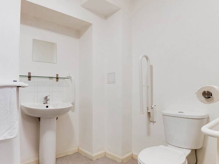 Номер Стандарт Трехместный, Lost Guest House Peterhead