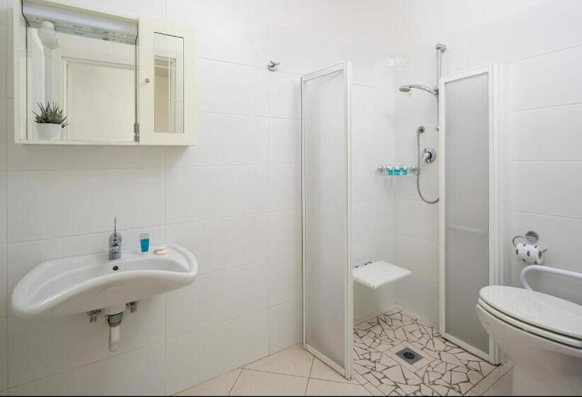 Escritório Estándar, Residence I Diamanti