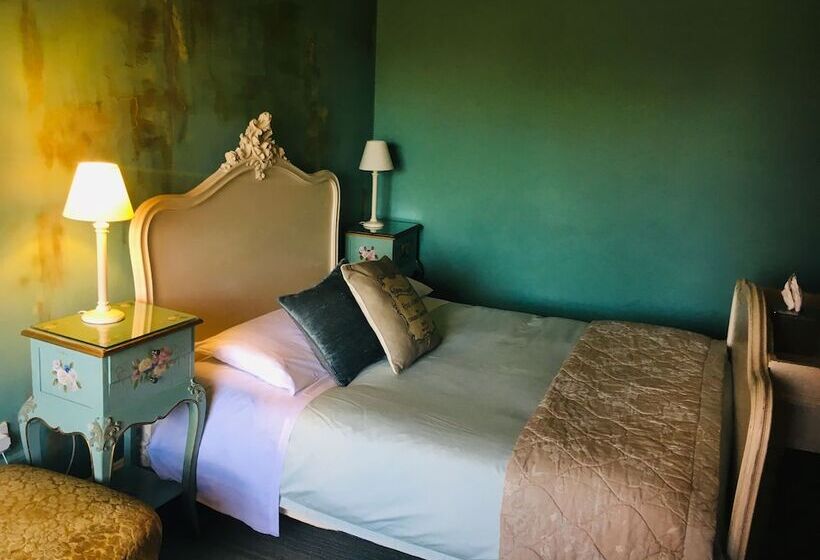 Номер Стандарт, Cornerstones Guest House