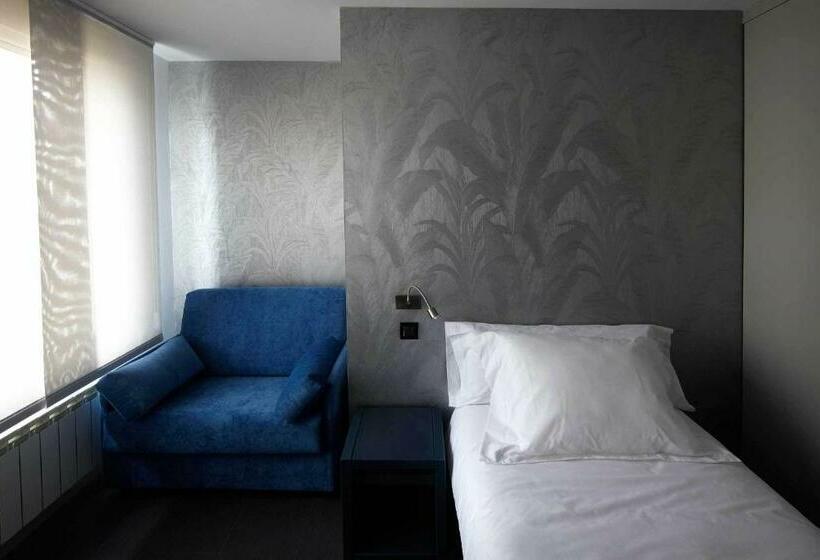 标准单人间, Hostal Averroes