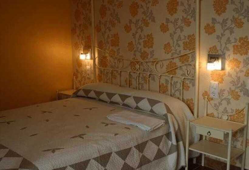Номер Стандарт, Hostal La Fuente