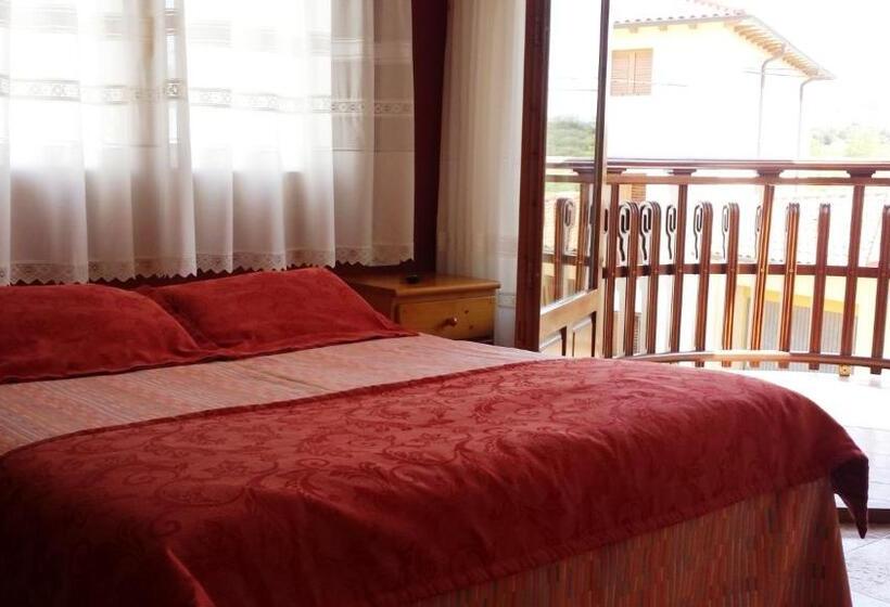 Номер Стандарт с Балконом, Hostal Casa Castro