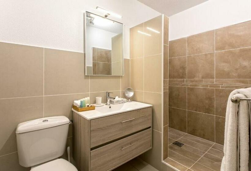 استودیوی استاندارد, Bleu Emeraude
