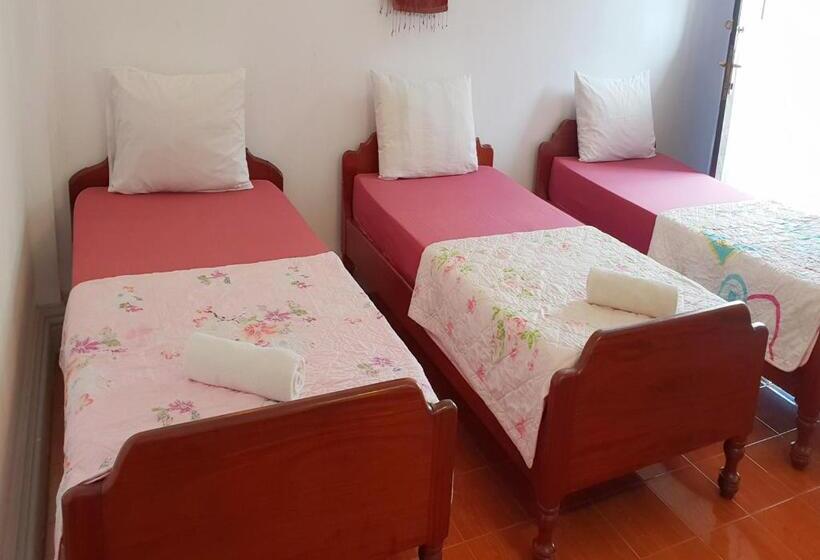 Номер Стандарт Трехместный, Smiley's Guesthouse