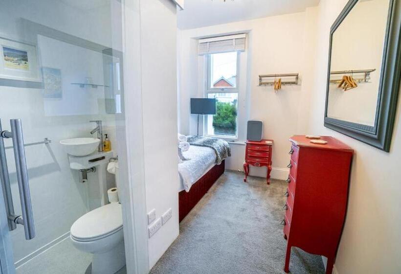 Номер Стандарт Индивидуальный, Trefoil Guest House