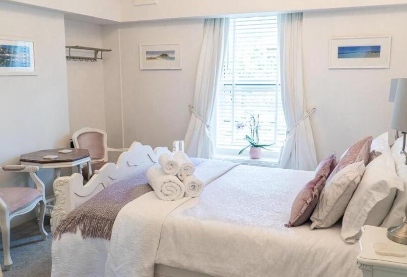 חדר דחוקס עם מיטת קינג, Trefoil Guest House