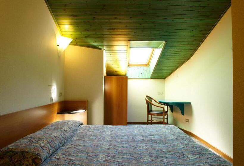 شقة غرفة واحدة, Residence Mirelladue
