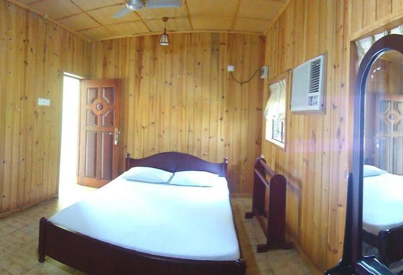 Quarto Economy, Green Land Guest House