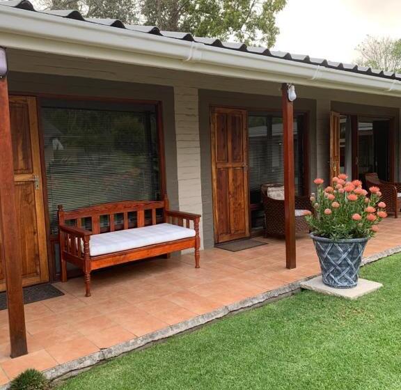اتاق استاندارد, Mountain Dew Guest House