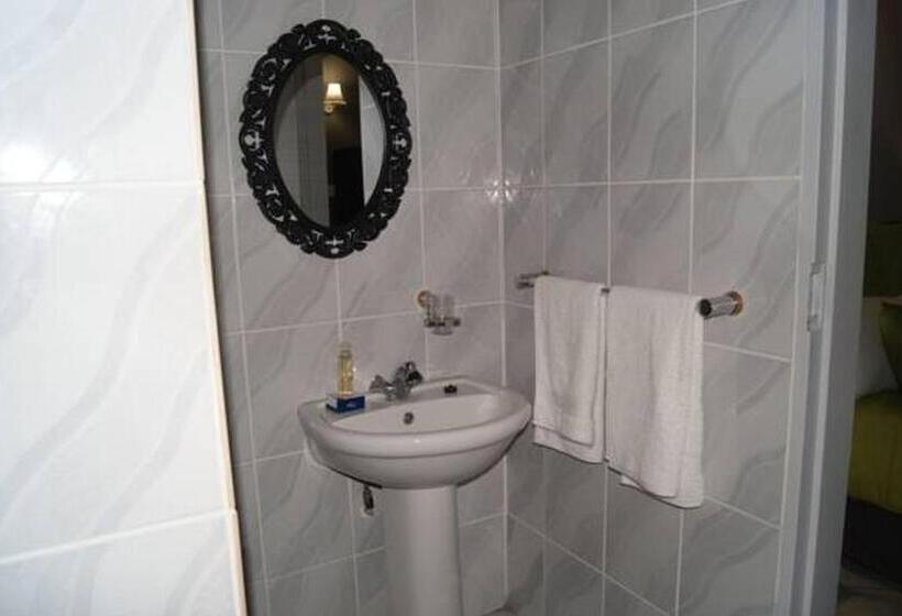 Семейный Номер, Siesta Guest House