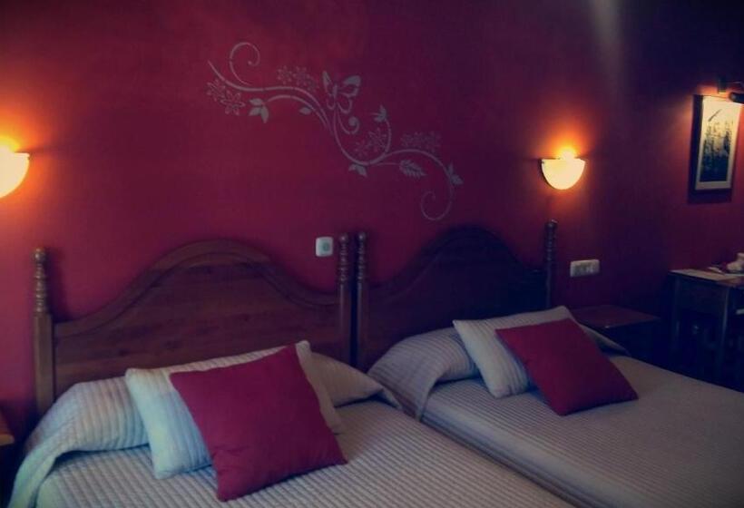 Номер Стандарт с Террасой, Hostal Ekaitza