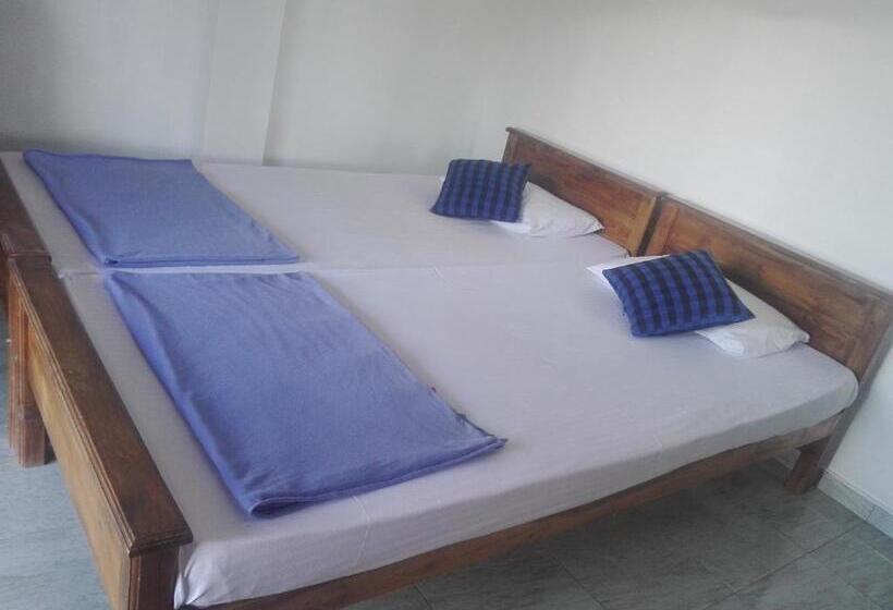 Quarto Estandar com Sacada, The Rock Face