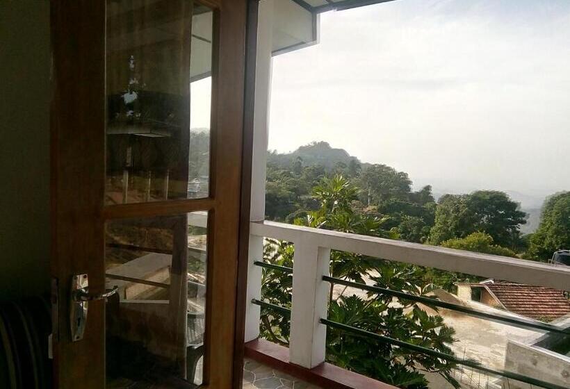 Quarto Deluxe com Vistas, The Rock Face