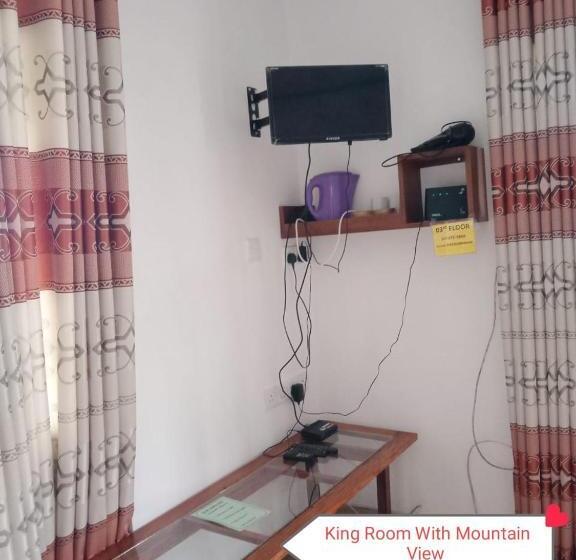 Quarto Estandar Cama King, The Rock Face