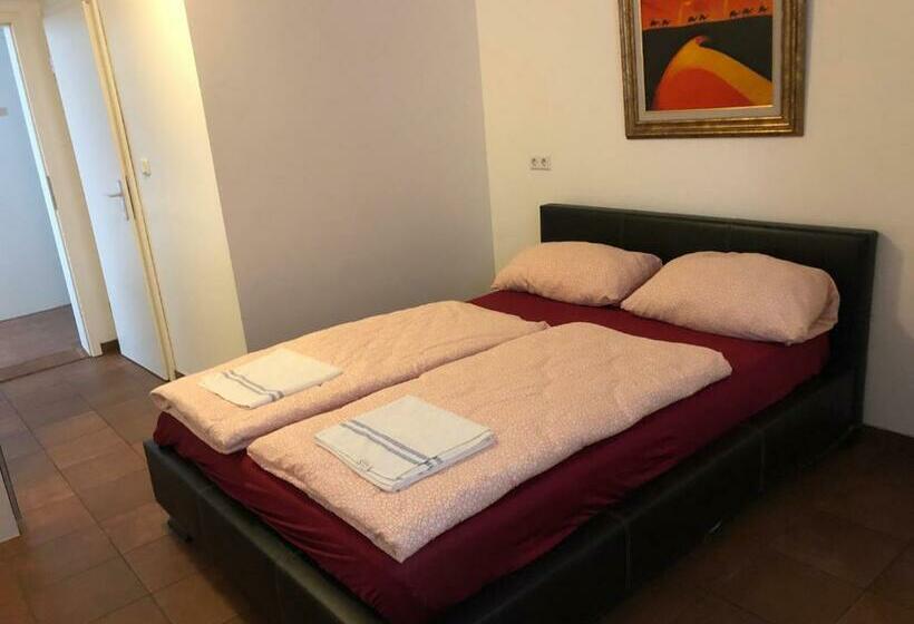 اتاق استاندارد, Pension Adler