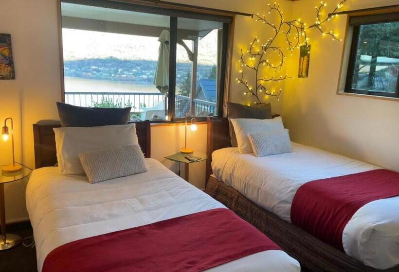 Quarto Estandar Banheiro Compartilhado, The Embassy B&b