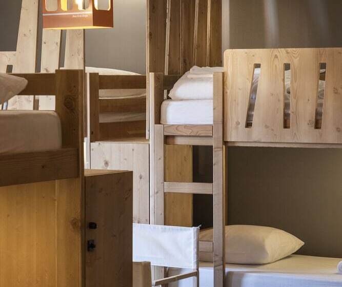 تختخواب در اتاق مشترک, Base Camp Lodge   Bourg Saint Maurice