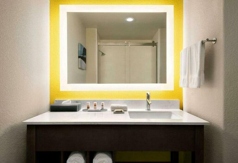장애인을 위한 킹사이즈 침대 스탠다드 룸, La Quinta By Wyndham Clovis Ca