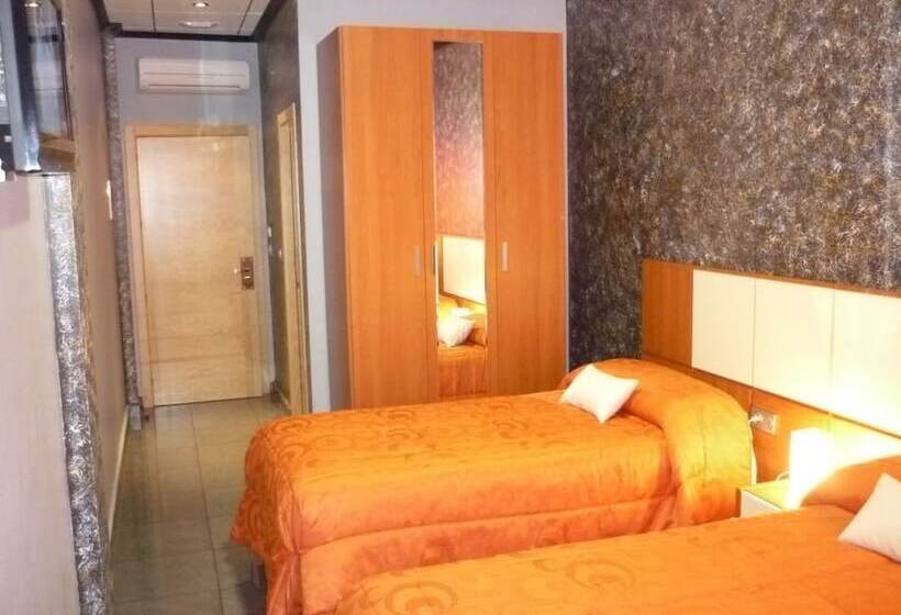 标准三人间, Hostal Kavanna
