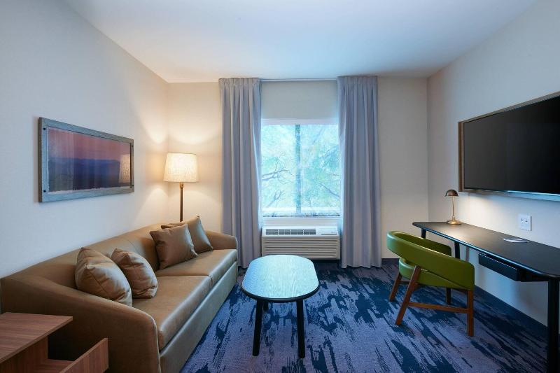 스위트 킹사이즈 침대, Fairfield Inn & Suites By Marriott Midland