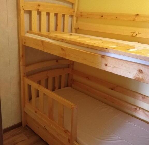 Семейный Номер, Tulipán Apartmanház