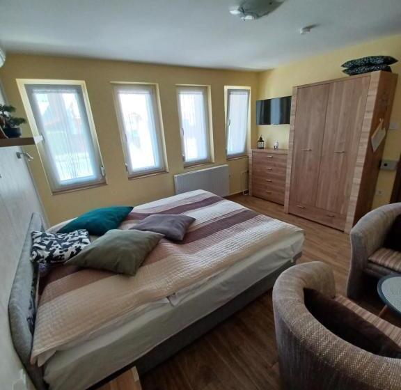 Номер Deluxe, Tulipán Apartmanház