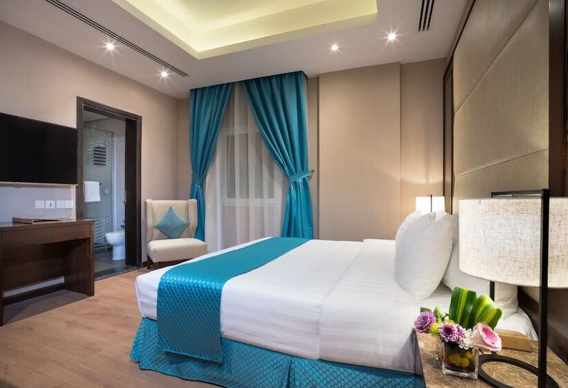 Полулюкс, Naviti Warwick Dammam