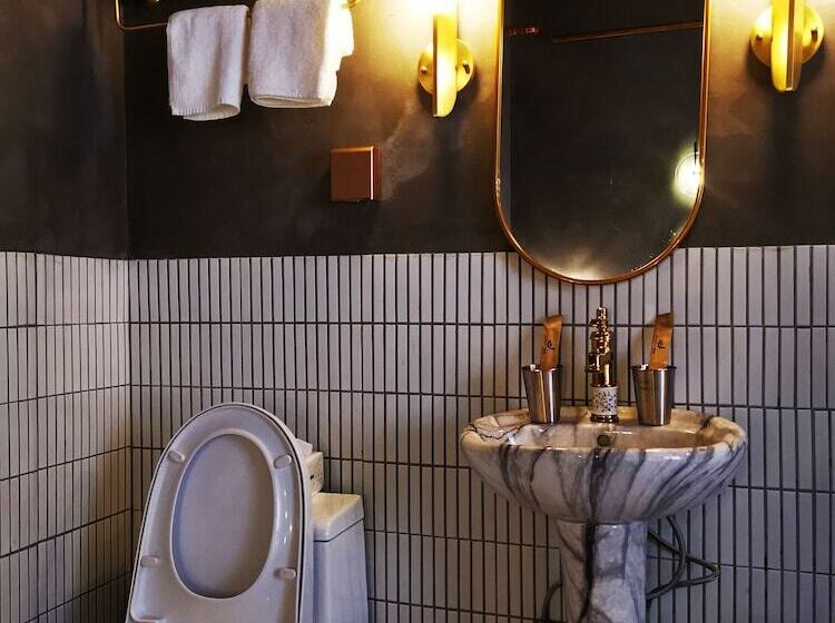 Номер Superior, Black Gold Factory Boutique Design